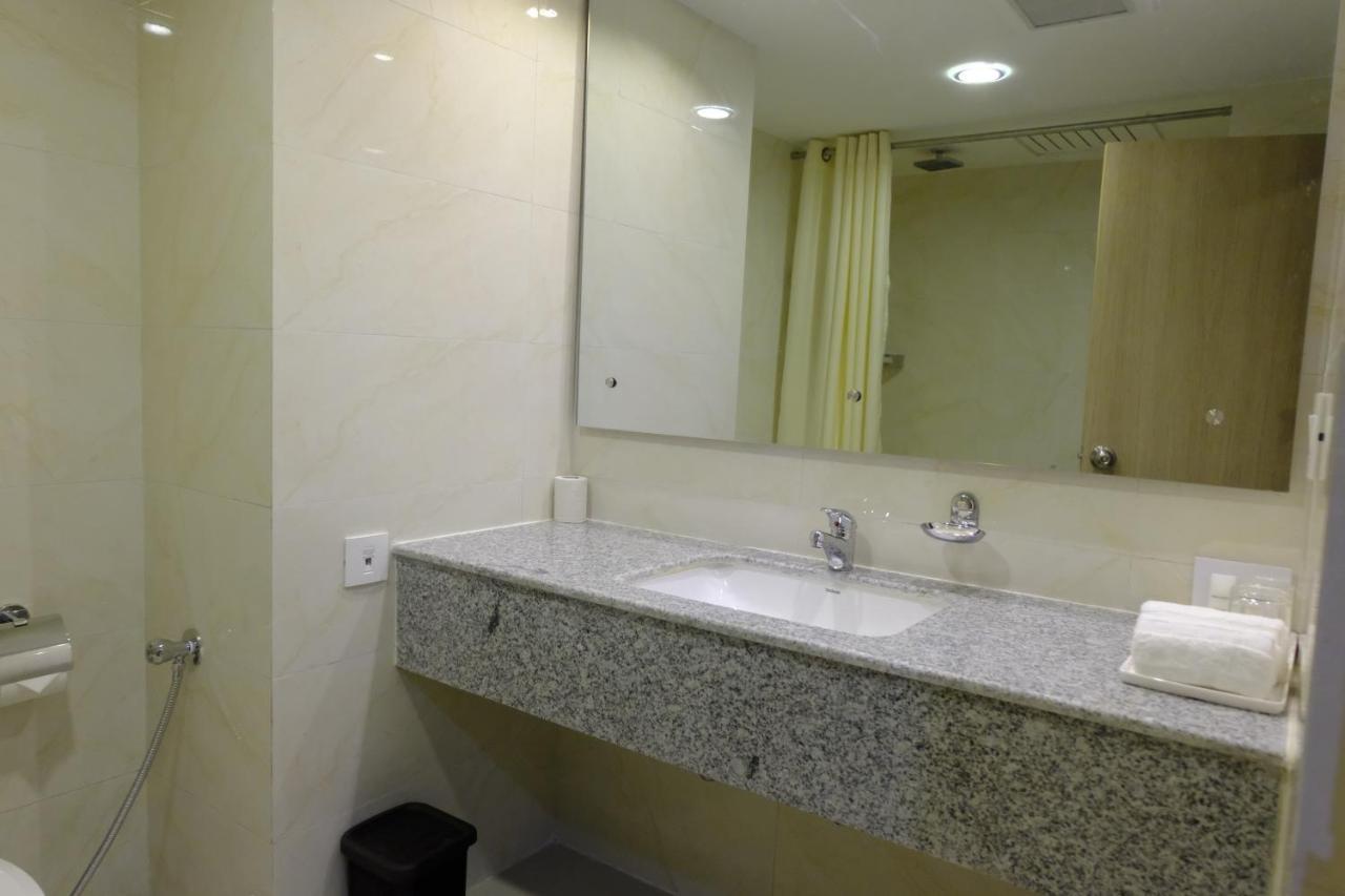 Hotel Nirvana By Luxury International Paklihwa Екстериор снимка